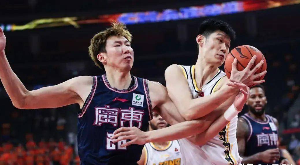 云南男篮战绩不佳，需提升战术素养，冲刺季后赛的简单介绍